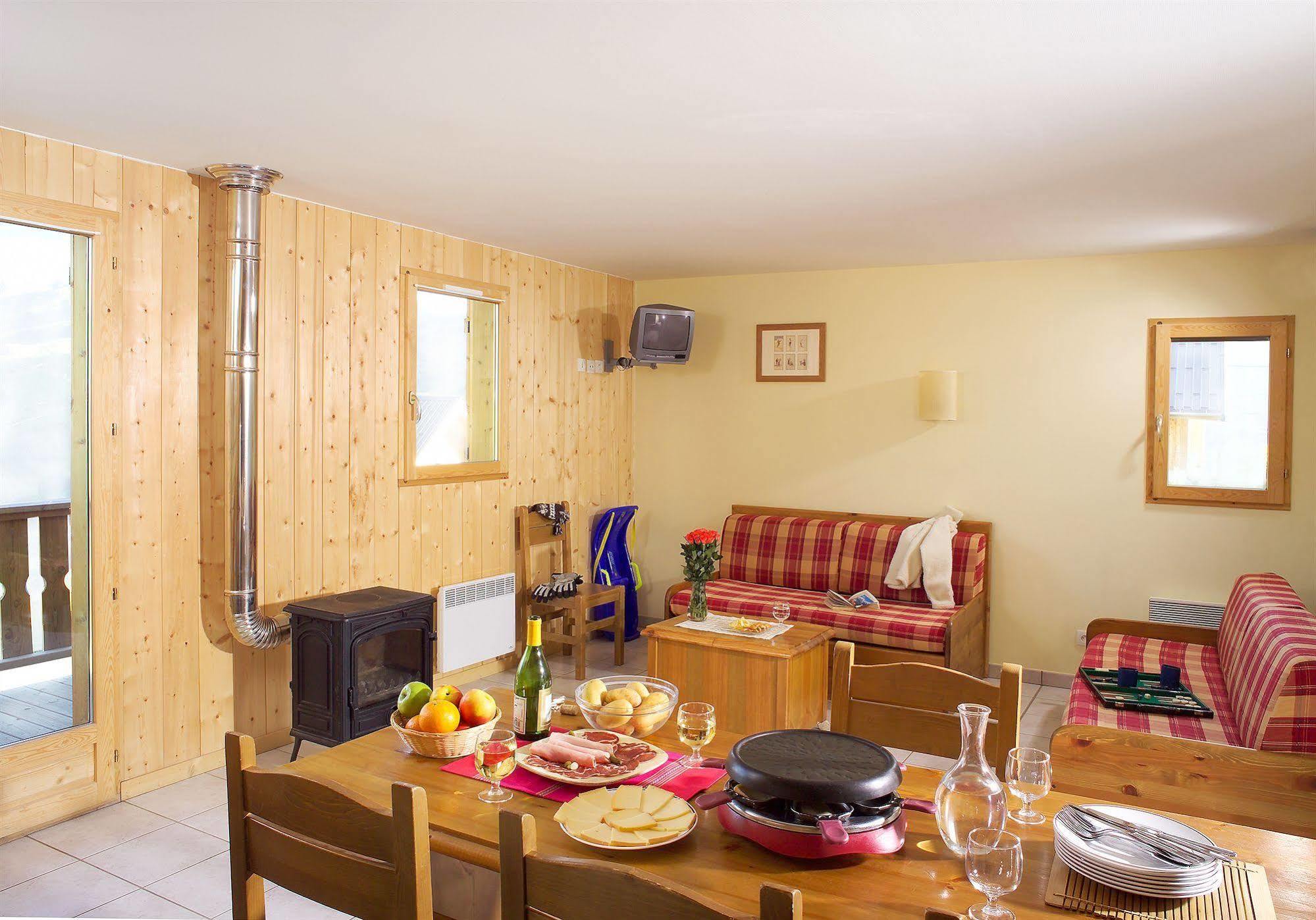 Madame Vacances Appartements Et Chalets La Fontaine Du Roi La Chal Buitenkant foto